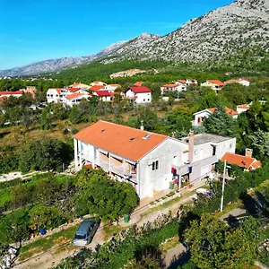 Lana Apartmán